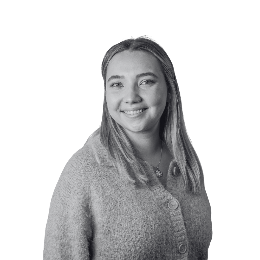 nikki rayner headshot