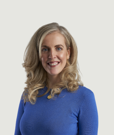 Laura Brady headshot
